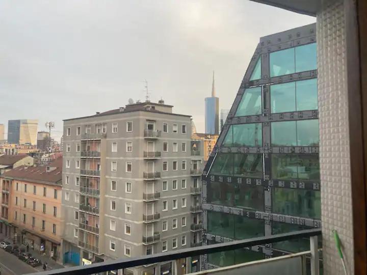 Fidias House Lägenhet Milano Exteriör bild